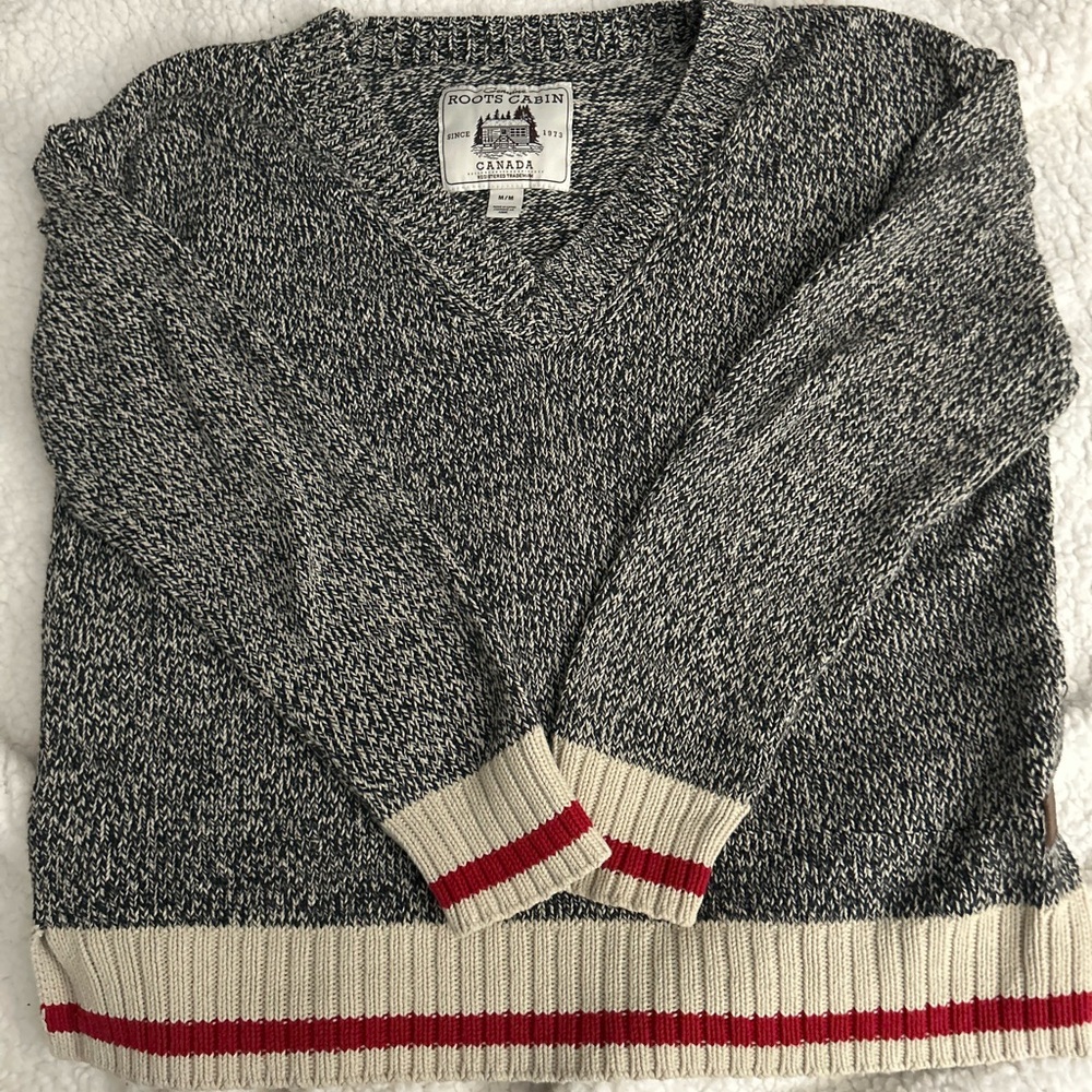 Classic roots cabin sweater M